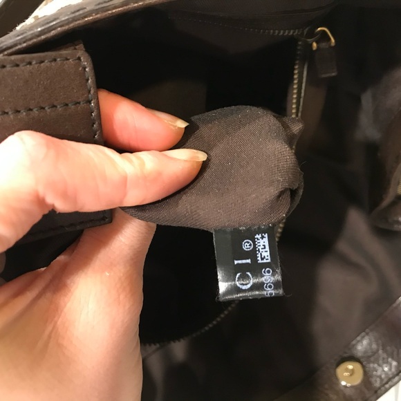 Gucci GG monogrammed canvas and leather handbag - Picture 14 of 16